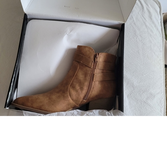 NEW In Original Box-G By Guess Illuse Booties - Picture 5 of 11